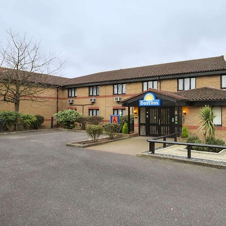 Days Inn London Stansted Airport Bishop’s Stortford Exterior foto