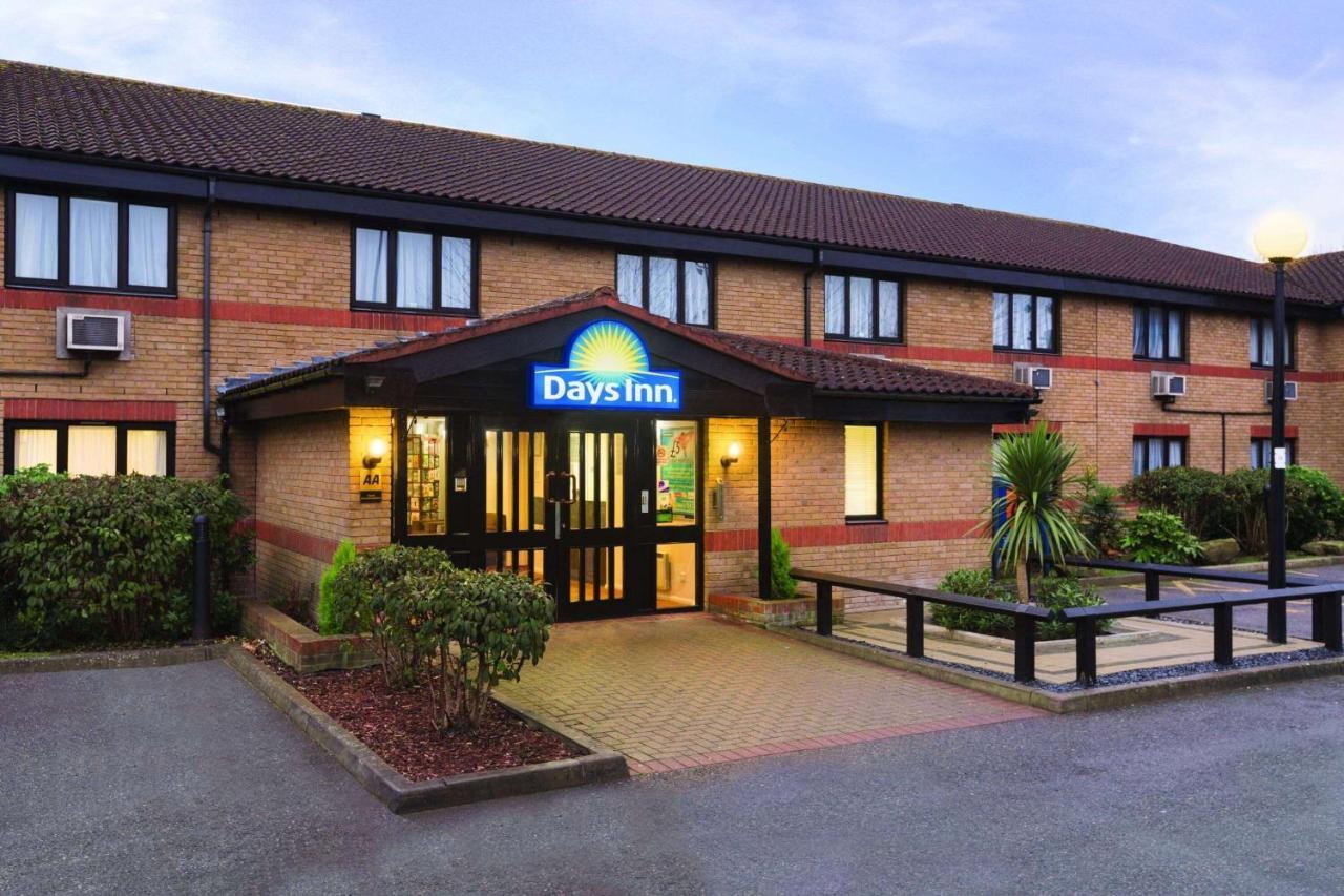 Days Inn London Stansted Airport Bishop’s Stortford Exterior foto